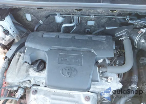 2018 Toyota Rav4 Xle z USA, uszkodzony, nr VIN JTMRFREV2JJ249054